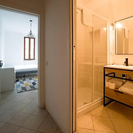 Apartment Hbhall Navigli 30 Milan